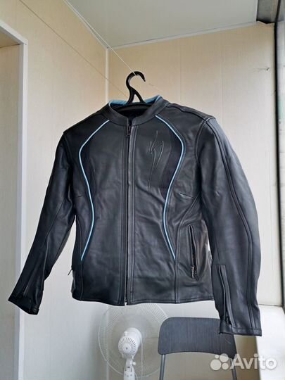 Женская мотокуртка кожа