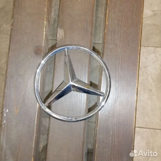 Значек на mercedes
