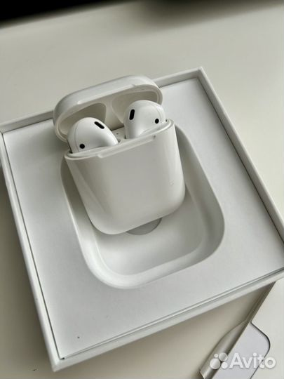 Беспроводные наушники apple airpods