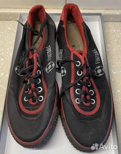 Кеды и шиповки футбольные, 43 rus