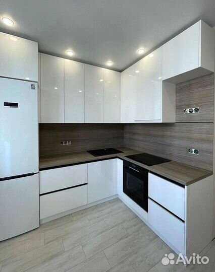 Кухня под потолок любого размера