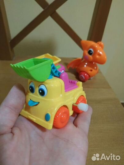 Игрушки с ручным заводным механизмом