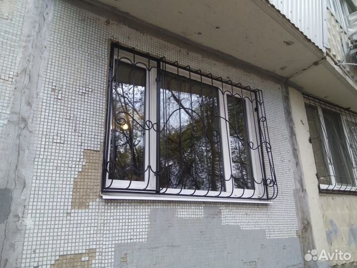 Сварные решетки на окна, лоджии, балконы