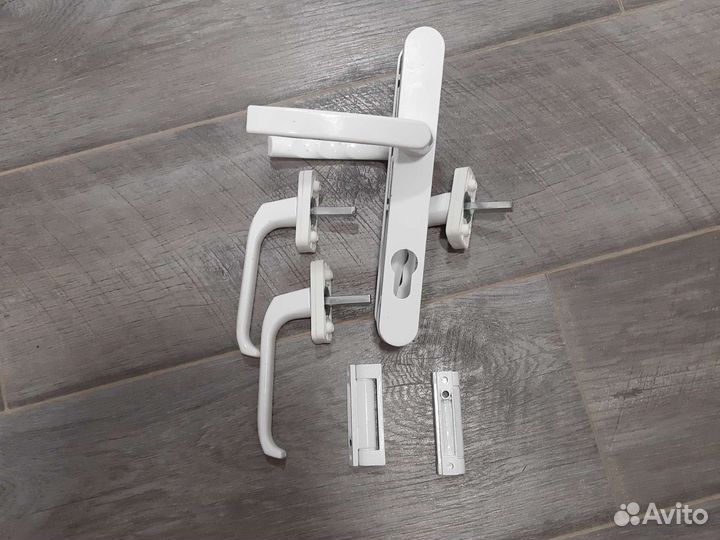 Окна,Двери пвх.Ручки,замки петли.Новое