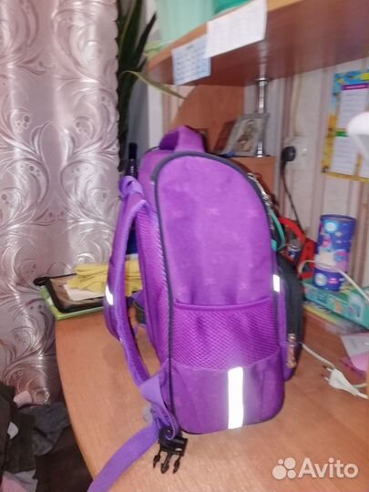 Школьный рюкзак, портфель