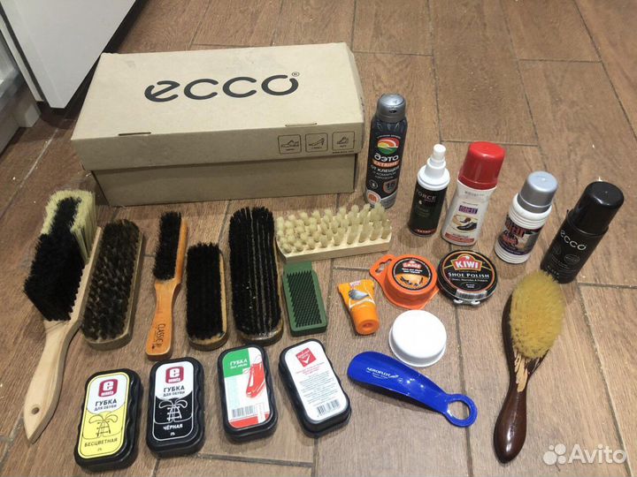 Средства уход за обувью одеждой, вешалки дерево