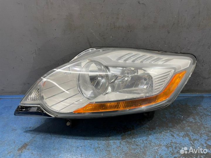 Фара галоген левая Ford Kuga CBV