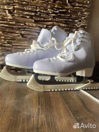 Коньки Фигурные женские 41 размер