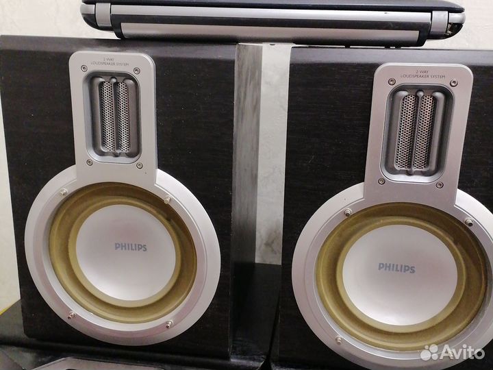 Колонки Philips с ленточным твиттером