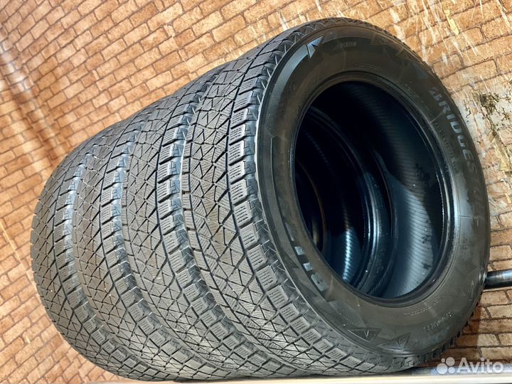 Bridgestone Blizzak DM-V2 225/65 R17