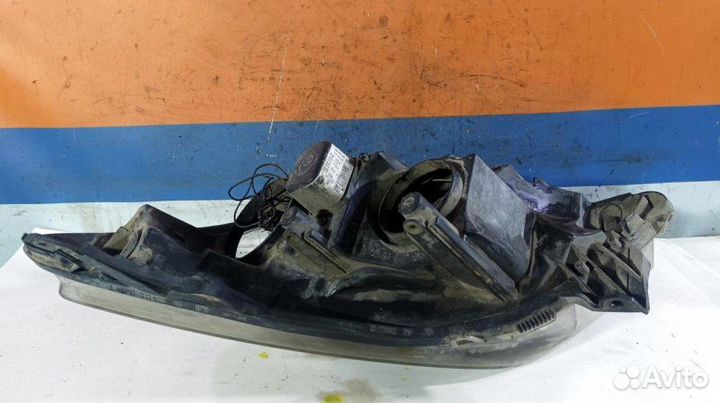 Фара передняя правая Opel Astra H Универсал (L35)