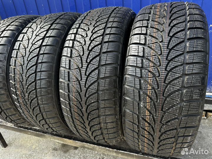 Bridgestone Blizzak LM-32 215/50 R17 95V