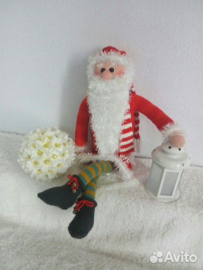 Вязаная игрушка Санта