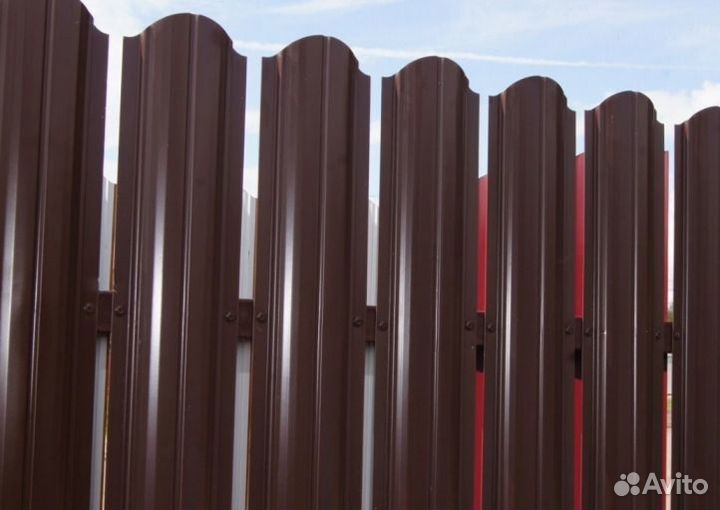 Штакетник металлический, в наличии и под заказ
