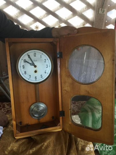 Старинные настенные антикварные часы