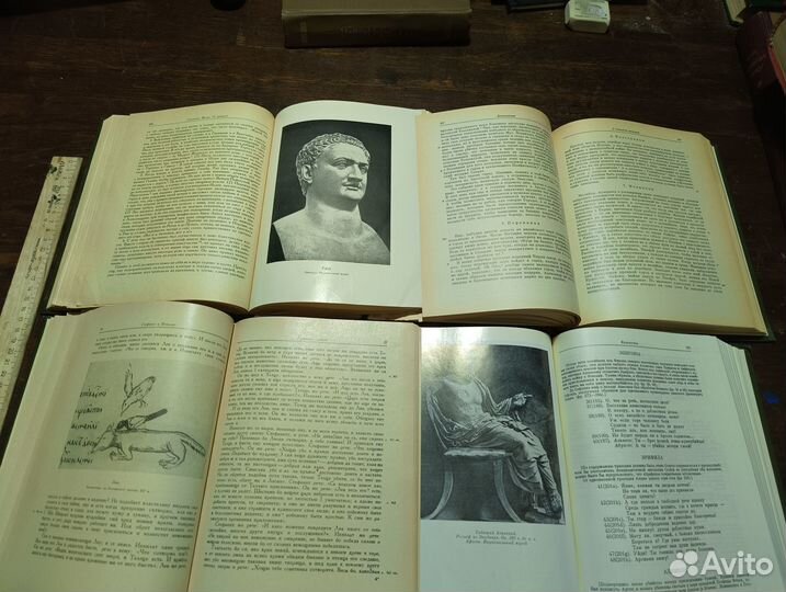Лит памятники Трансквилл Софокл Плутарх Стефанит