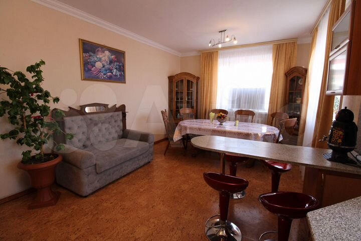 Коттедж 185 м² на участке 7 сот.