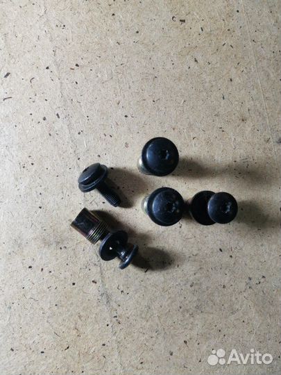 Болт Toyota Camry 40 2AZ-FE 2009