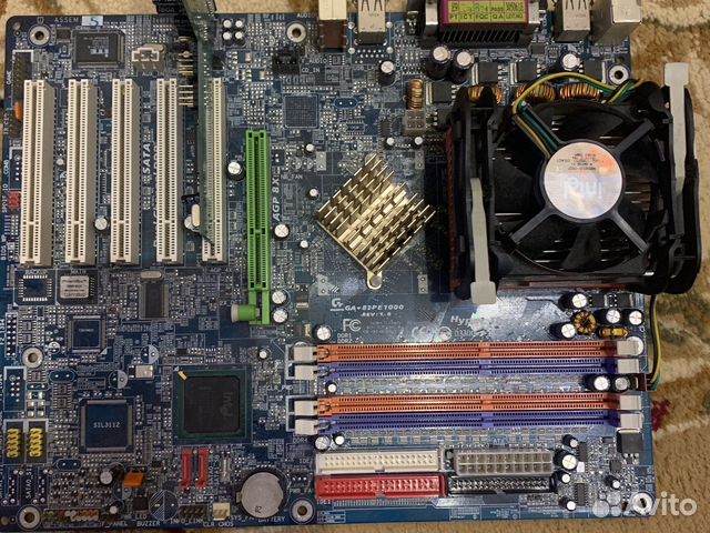 Материнская плата Gigabyte GA-8IPE1000
