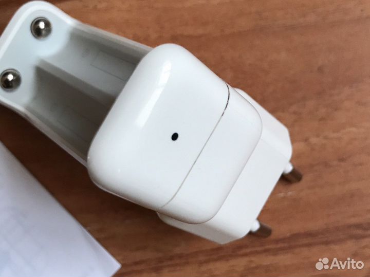 Оригинальная зарядка Apple для аккумуляторов ‘AA’