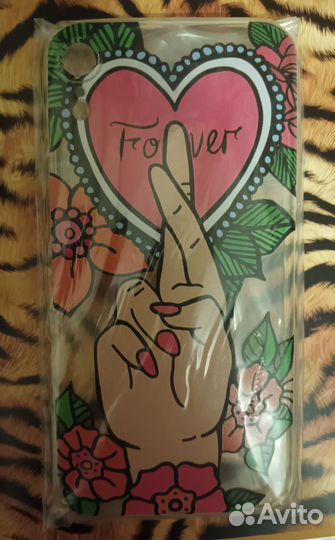 Чехлы на iPhone XR