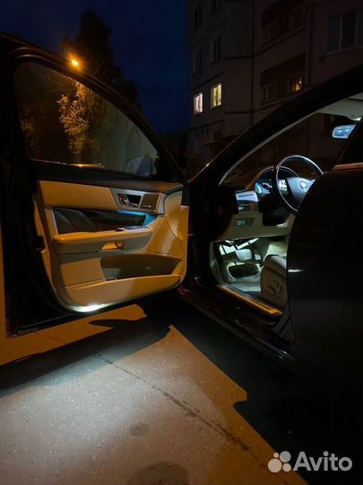 Подсветка передних дверей Jaguar XF