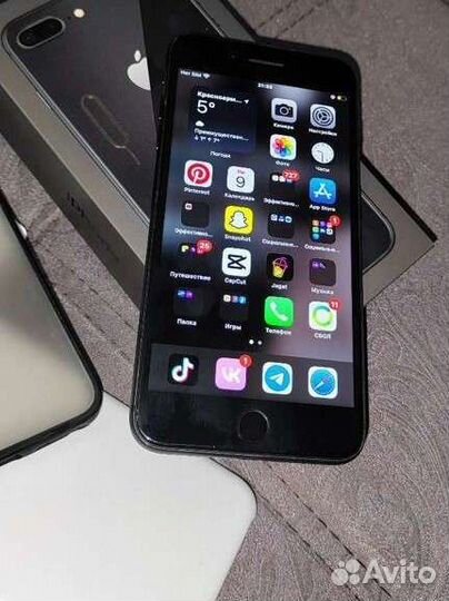 iPhone 8 Plus, 64 ГБ