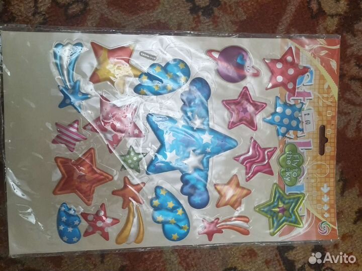 Наклейки на стену