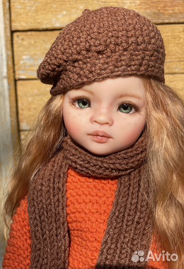 Теплая девочка-осень