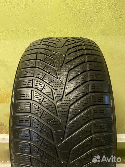 Yokohama BluEarth Winter V905 275/40 R20 V
