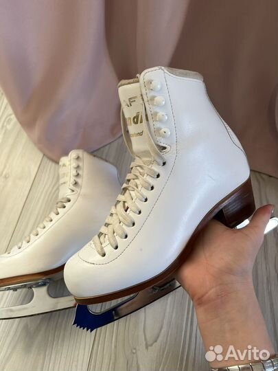 Коньки фигурные graf splendid 38 размер