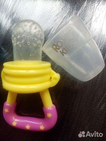 Ниблер и бутылочка для кормления с ложкой