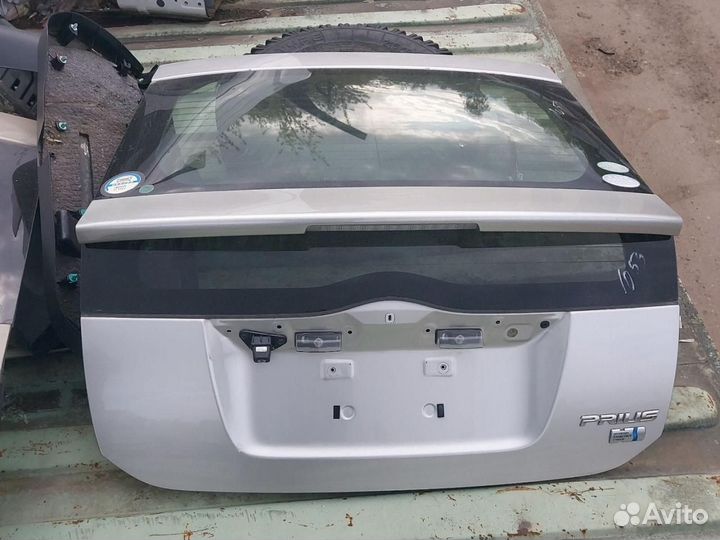 Крышка (дверь) багажника Toyota Prius 2 NHW20