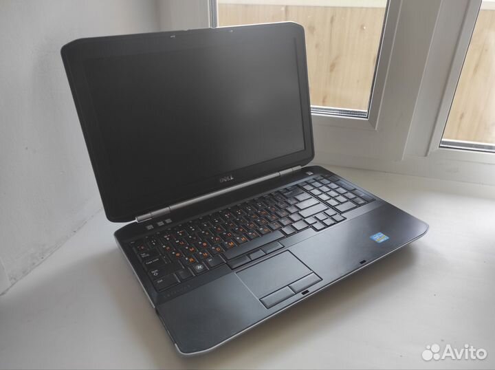 Dell i7/750gb/Intel HD 3000