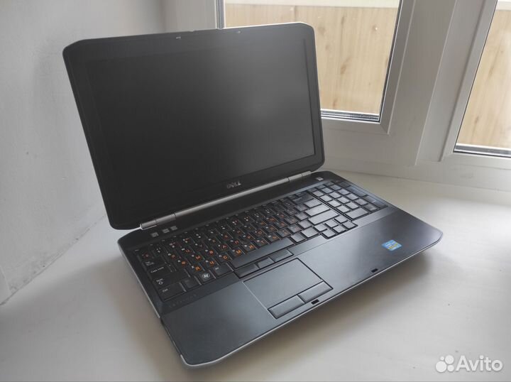 Dell i7/750gb/Intel HD 3000