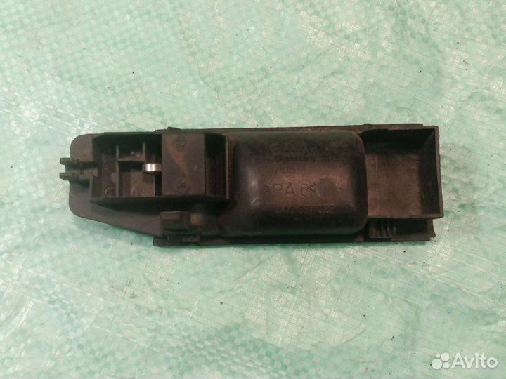 Ручка двери передняя правая Audi А6 С4