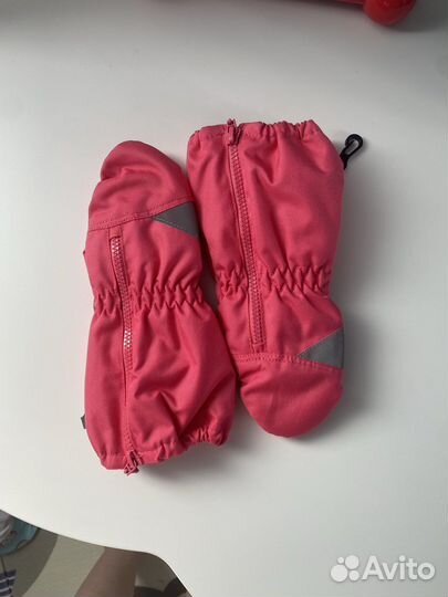 Варежки и шапка шлем lassie