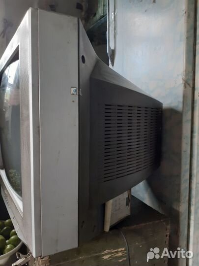 Телевизор бу в рабочем состоянии, без пульта