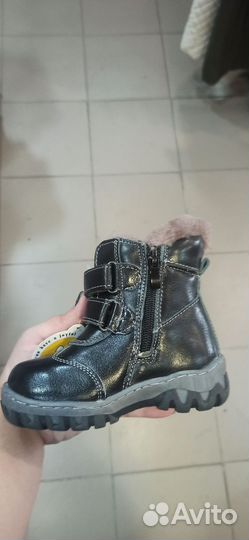 Зимние ботинки для мальчика новые