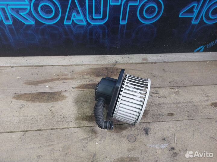 Моторчик печки Almera Classic