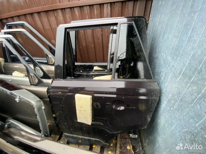 Дверь задняя левая Land Rover Range Rover Sport