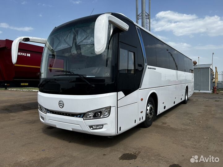 Туристический автобус Golden Dragon XML6122J, 2023