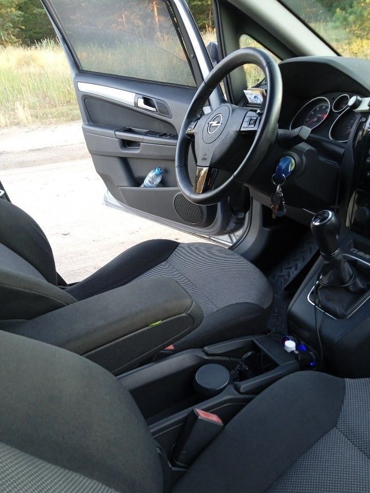 Opel Zafira: фото владельца