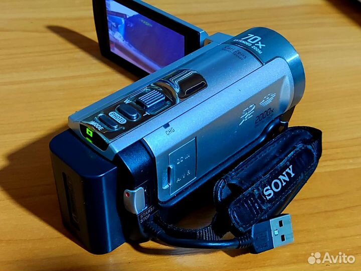 Видеокамера Sony DCR-SX65E