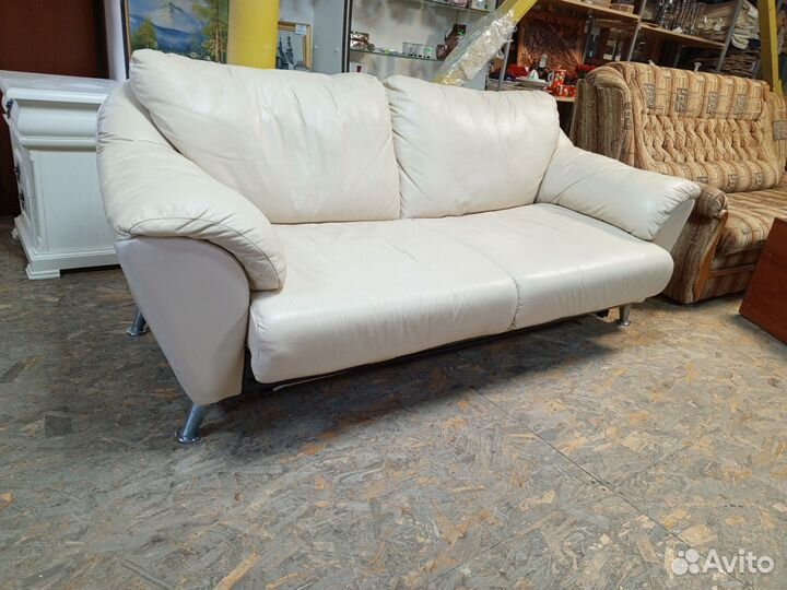 Диван кожаный