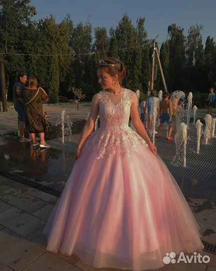 Выпускное платье в пол пышное