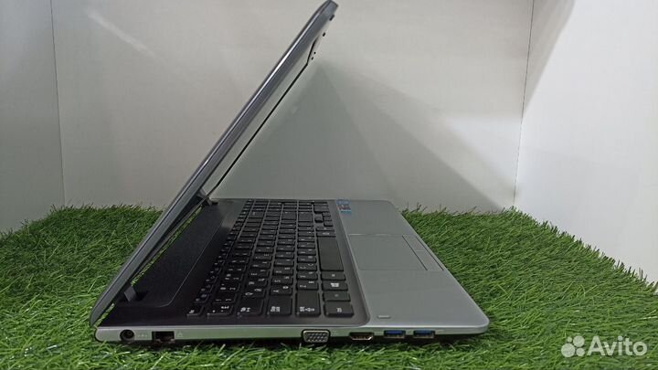 Ноутбук Samsung NP350V5C-S0URU (128GB)