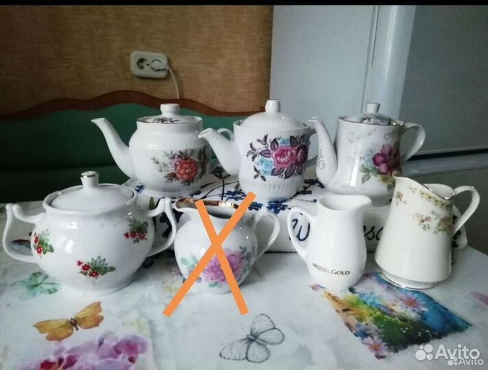 Чашки, блюдца, чайники