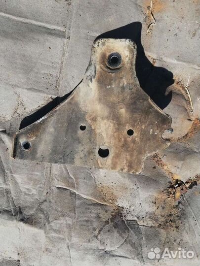 Крышка подрамника Шевроле Авео Т255