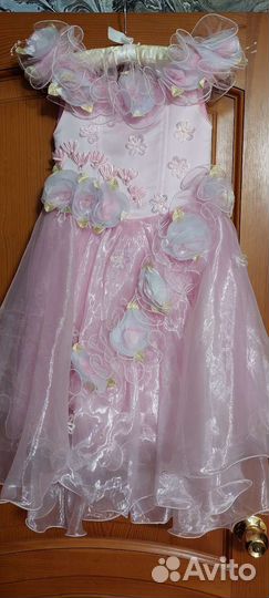 Платье для девочки нарядное